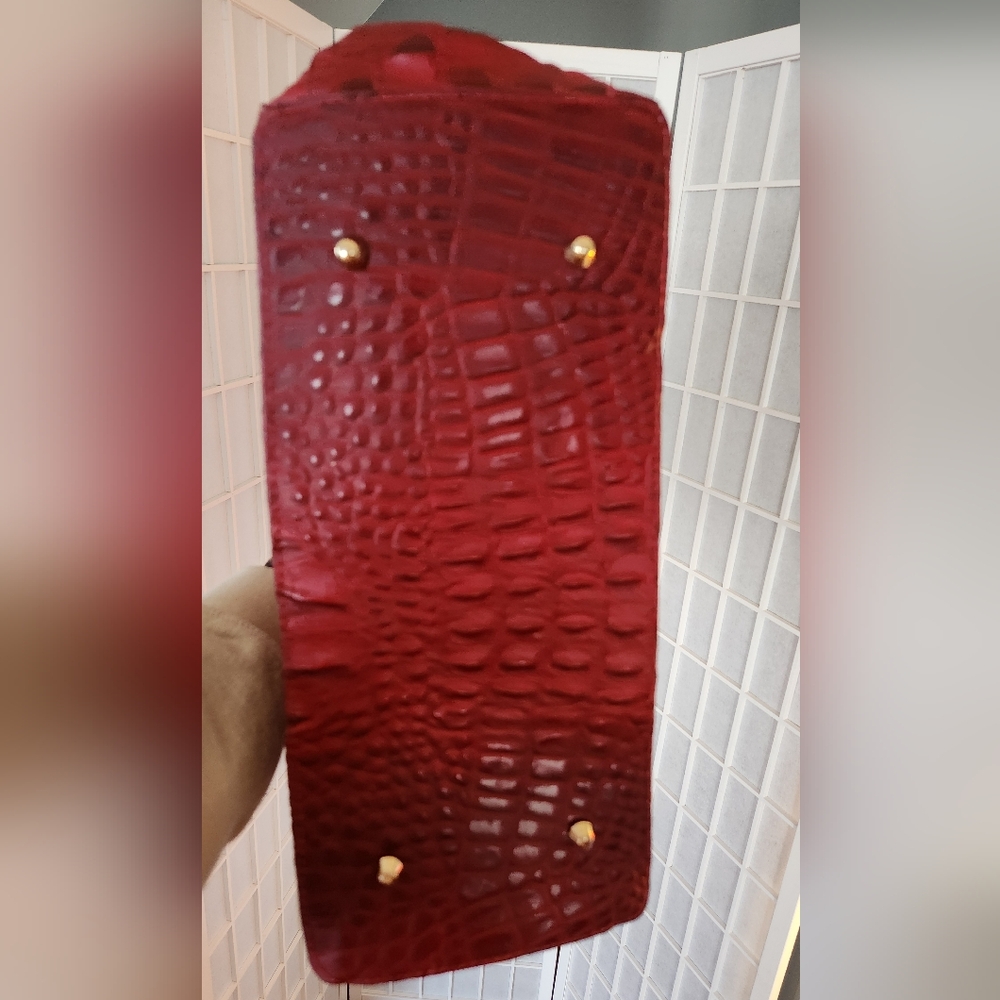 Red Leather Embossed Women's Bag - Picture 3 of 8